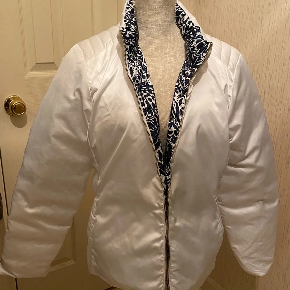 MAKE AN OFFER! Lilly Pulitzer Reverses/Puffer Jacket,Navy Print/White,Size 14 - Picture 13 of 14